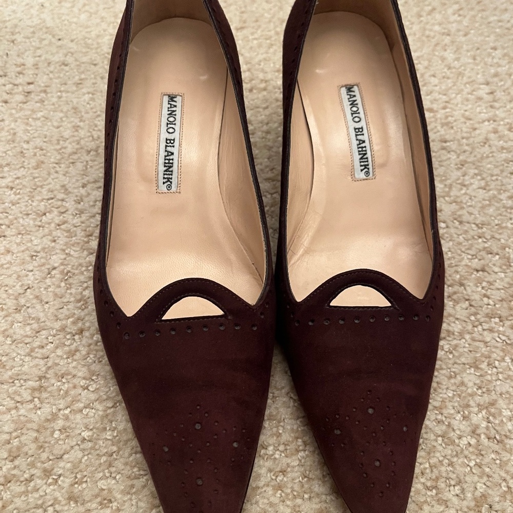 Manolo Blahnik brown suede kitten heels